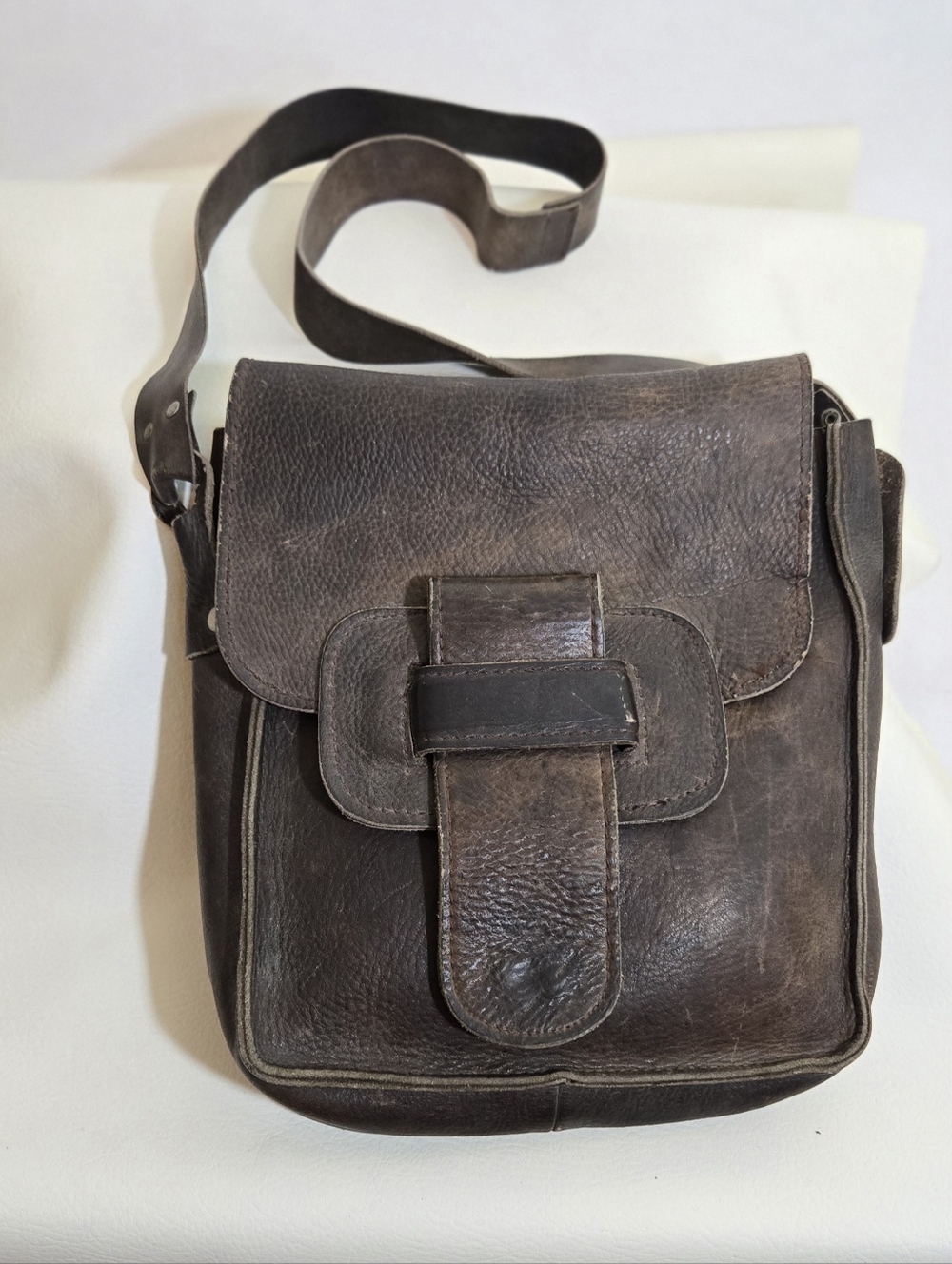 Very Vintage 70's Leather Crossbody Bag in Dark Brown